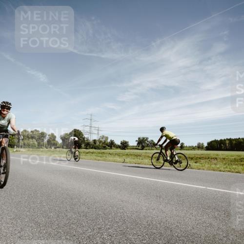 07.09.2025 - 19. Norderstedt Triathlon Michael Burmester http://msf.ph/oto/8856817 07.09.2025 12:20:33 Radfahren 156, 717 meine-sportfotos.de