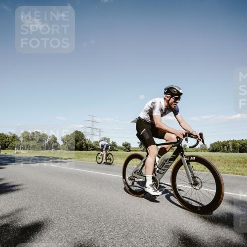 07.09.2025 - 19. Norderstedt Triathlon Michael Burmester http://msf.ph/oto/8856823 07.09.2025 15:25:49 Radfahren 461, 893, 1407 meine-sportfotos.de