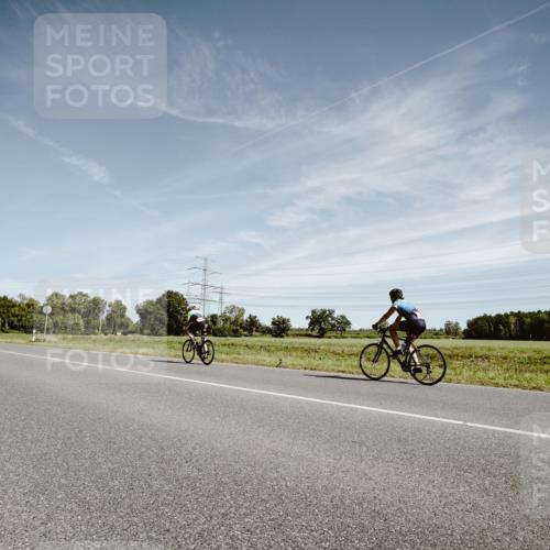 07.09.2025 - 19. Norderstedt Triathlon Michael Burmester http://msf.ph/oto/8856845 07.09.2025 12:20:49 Radfahren 824, 1322 meine-sportfotos.de