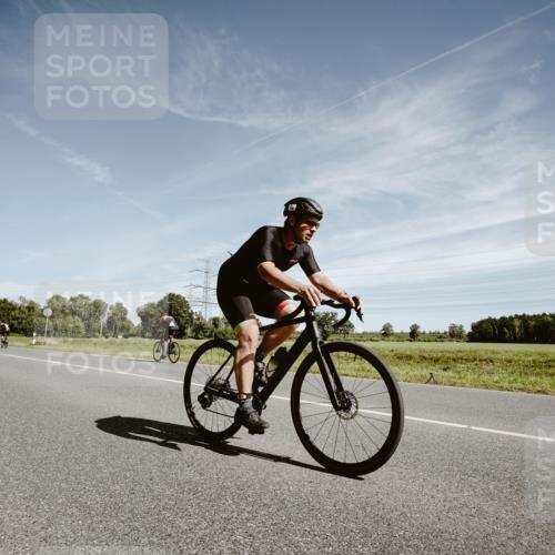 07.09.2025 - 19. Norderstedt Triathlon Michael Burmester http://msf.ph/oto/8856880 07.09.2025 12:20:59 Radfahren 169, 189, 273, 739, 1243 meine-sportfotos.de