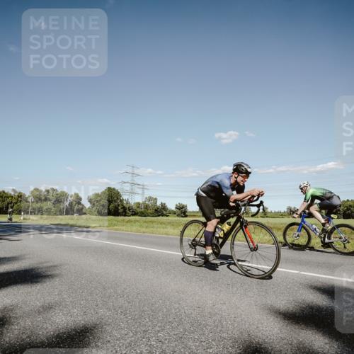 07.09.2025 - 19. Norderstedt Triathlon Michael Burmester http://msf.ph/oto/8856954 07.09.2025 15:26:55 Radfahren 380, 446 meine-sportfotos.de