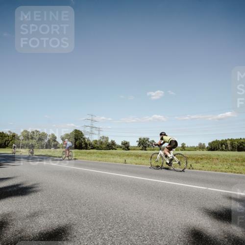 07.09.2025 - 19. Norderstedt Triathlon Michael Burmester http://msf.ph/oto/8856975 07.09.2025 15:27:02 Radfahren 444 meine-sportfotos.de