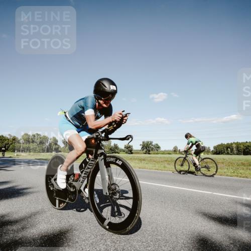 07.09.2025 - 19. Norderstedt Triathlon Michael Burmester http://msf.ph/oto/8856978 07.09.2025 15:27:05 Radfahren 444, 927 meine-sportfotos.de