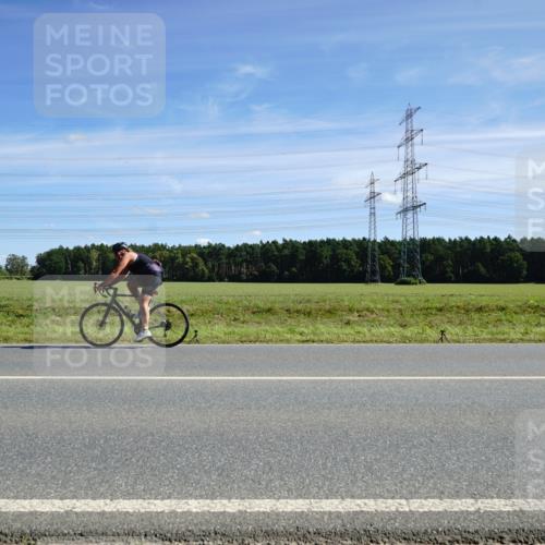 07.09.2025 - 19. Norderstedt Triathlon Michael Burmester http://msf.ph/oto/8857004 07.09.2025 12:54:01 Radfahren 214, 264, 270, 349 meine-sportfotos.de