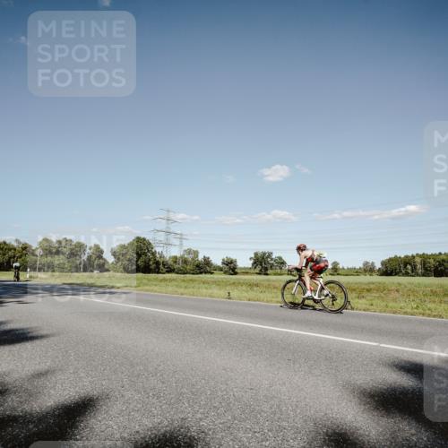 07.09.2025 - 19. Norderstedt Triathlon Michael Burmester http://msf.ph/oto/8857010 07.09.2025 15:27:28 Radfahren 379, 886, 890, 1491 meine-sportfotos.de