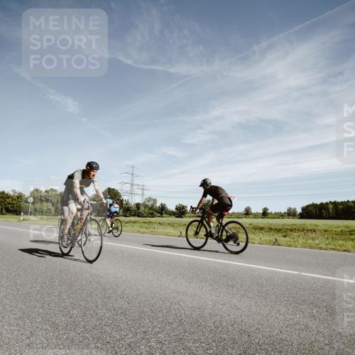 07.09.2025 - 19. Norderstedt Triathlon Michael Burmester http://msf.ph/oto/8857036 07.09.2025 12:22:06 Radfahren 188, 1346, 1398 meine-sportfotos.de