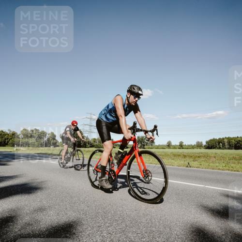 07.09.2025 - 19. Norderstedt Triathlon Michael Burmester http://msf.ph/oto/8857051 07.09.2025 15:27:50 Radfahren 409, 882, 885, 924, 1422, 1547 meine-sportfotos.de