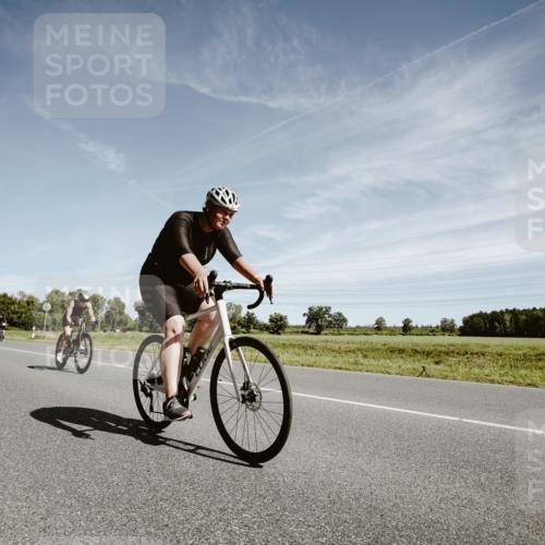 07.09.2025 - 19. Norderstedt Triathlon Michael Burmester http://msf.ph/oto/8857067 07.09.2025 12:22:25 Radfahren 725, 757, 792, 1338, 1359 meine-sportfotos.de