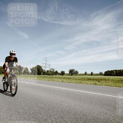 07.09.2025 - 19. Norderstedt Triathlon Michael Burmester http://msf.ph/oto/8857077 07.09.2025 12:22:27 Radfahren 725, 757, 792, 1338 meine-sportfotos.de