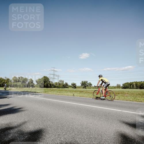 07.09.2025 - 19. Norderstedt Triathlon Michael Burmester http://msf.ph/oto/8857086 07.09.2025 15:28:06 Radfahren 376, 397, 418, 923, 929, 952, 1455, 1464 meine-sportfotos.de