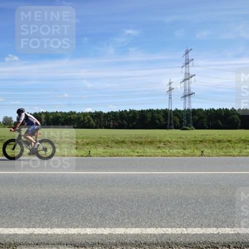 07.09.2025 - 19. Norderstedt Triathlon Michael Burmester http://msf.ph/oto/8857099 07.09.2025 12:55:07 Radfahren 735, 752 meine-sportfotos.de