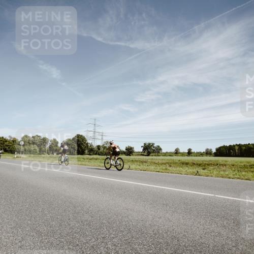 07.09.2025 - 19. Norderstedt Triathlon Michael Burmester http://msf.ph/oto/8857120 07.09.2025 12:22:50 Radfahren 820, 856 meine-sportfotos.de