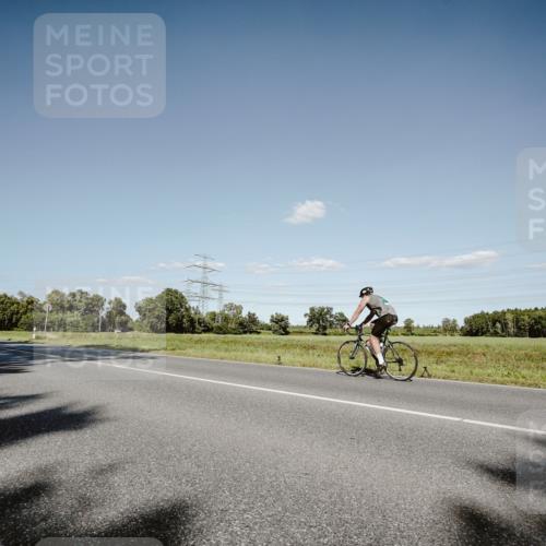 07.09.2025 - 19. Norderstedt Triathlon Michael Burmester http://msf.ph/oto/8857135 07.09.2025 15:28:37 Radfahren 402, 913 meine-sportfotos.de