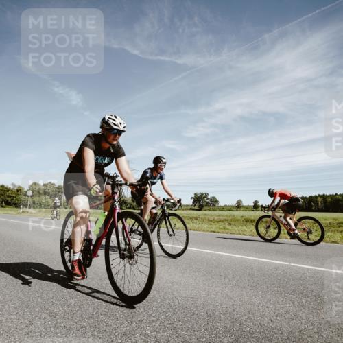 07.09.2025 - 19. Norderstedt Triathlon Michael Burmester http://msf.ph/oto/8857136 07.09.2025 12:22:55 Radfahren 283, 820, 827, 856, 1268 meine-sportfotos.de