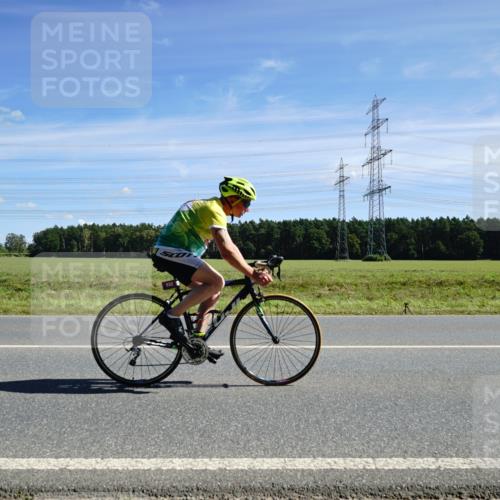 07.09.2025 - 19. Norderstedt Triathlon Michael Burmester http://msf.ph/oto/8857141 07.09.2025 12:55:26 Radfahren 332, 359 meine-sportfotos.de