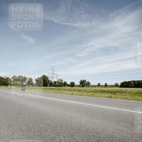 07.09.2025 - 19. Norderstedt Triathlon Michael Burmester http://msf.ph/oto/8857150 07.09.2025 12:22:59 Radfahren 827 meine-sportfotos.de