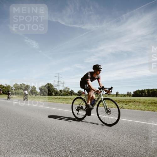 07.09.2025 - 19. Norderstedt Triathlon Michael Burmester http://msf.ph/oto/8857175 07.09.2025 12:23:04 Radfahren 208, 810, 1249, 1293 meine-sportfotos.de
