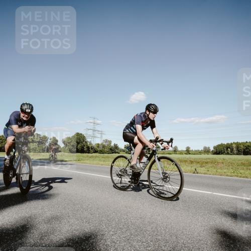 07.09.2025 - 19. Norderstedt Triathlon Michael Burmester http://msf.ph/oto/8857180 07.09.2025 15:28:56 Radfahren 362, 462, 864, 1444 meine-sportfotos.de