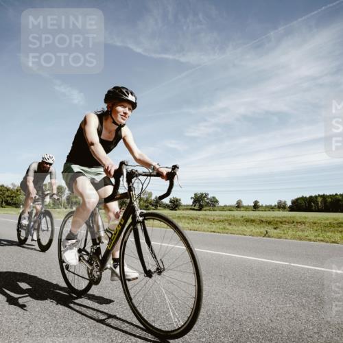 07.09.2025 - 19. Norderstedt Triathlon Michael Burmester http://msf.ph/oto/8857189 07.09.2025 12:23:08 Radfahren 208, 288, 810, 1249 meine-sportfotos.de