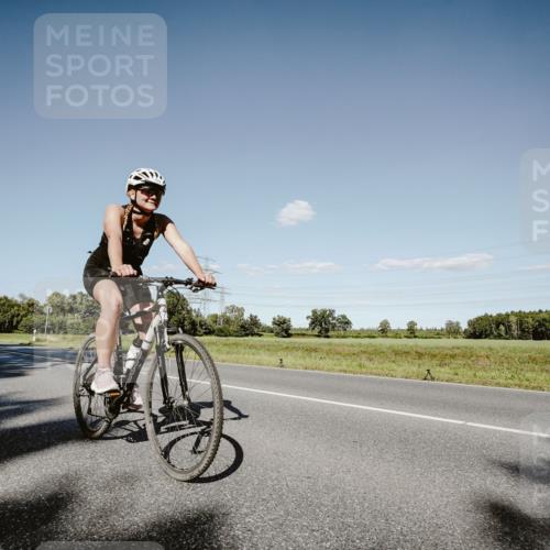 07.09.2025 - 19. Norderstedt Triathlon Michael Burmester http://msf.ph/oto/8857194 07.09.2025 15:29:10 Radfahren 429, 448, 1474 meine-sportfotos.de