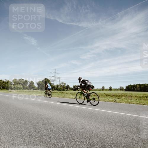 07.09.2025 - 19. Norderstedt Triathlon Michael Burmester http://msf.ph/oto/8857206 07.09.2025 12:23:16 Radfahren 167, 174 meine-sportfotos.de