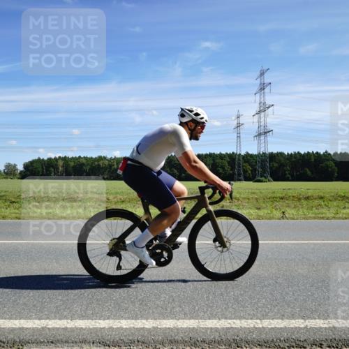 07.09.2025 - 19. Norderstedt Triathlon Michael Burmester http://msf.ph/oto/8857242 07.09.2025 12:56:20 Radfahren 145, 1337 meine-sportfotos.de