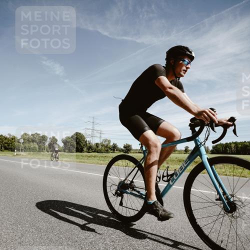 07.09.2025 - 19. Norderstedt Triathlon Michael Burmester http://msf.ph/oto/8857257 07.09.2025 12:23:32 Radfahren 173, 835, 1296, 1379 meine-sportfotos.de