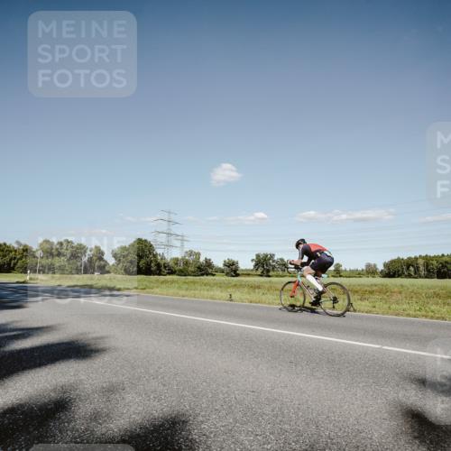 07.09.2025 - 19. Norderstedt Triathlon Michael Burmester http://msf.ph/oto/8857265 07.09.2025 15:29:57 Radfahren 878, 889 meine-sportfotos.de
