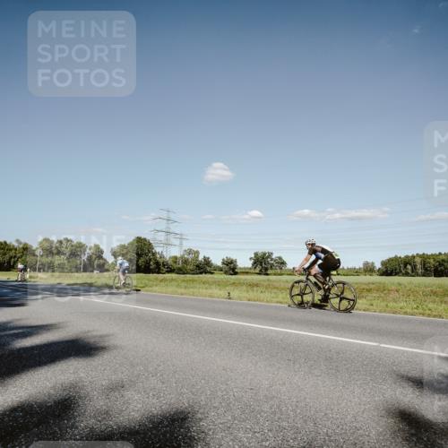 07.09.2025 - 19. Norderstedt Triathlon Michael Burmester http://msf.ph/oto/8857290 07.09.2025 15:30:12 Radfahren 868, 1409, 1526 meine-sportfotos.de