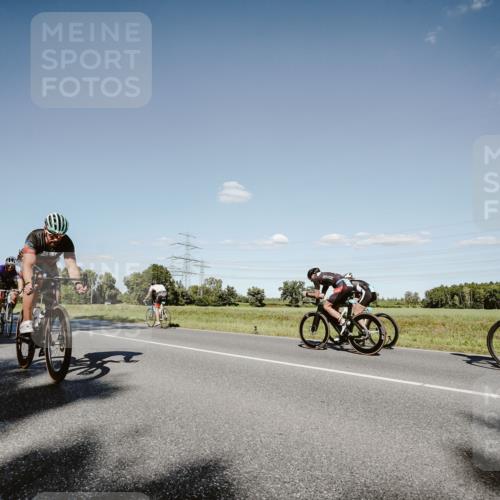 07.09.2025 - 19. Norderstedt Triathlon Michael Burmester http://msf.ph/oto/8857335 07.09.2025 15:30:36 Radfahren 399, 407, 445, 467, 870, 1435, 1486, 1545 meine-sportfotos.de