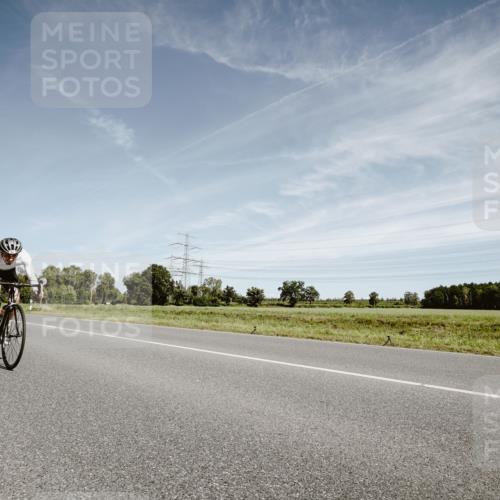 07.09.2025 - 19. Norderstedt Triathlon Michael Burmester http://msf.ph/oto/8857337 07.09.2025 12:24:01 Radfahren 165, 1351 meine-sportfotos.de