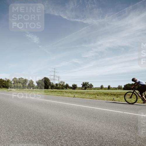 07.09.2025 - 19. Norderstedt Triathlon Michael Burmester http://msf.ph/oto/8857344 07.09.2025 12:24:02 Radfahren 165, 1351 meine-sportfotos.de