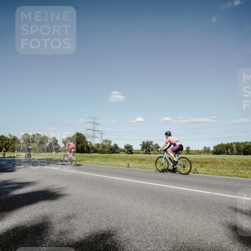 07.09.2025 - 19. Norderstedt Triathlon Michael Burmester http://msf.ph/oto/8857355 07.09.2025 15:30:39 Radfahren 383, 399, 467, 1545 meine-sportfotos.de
