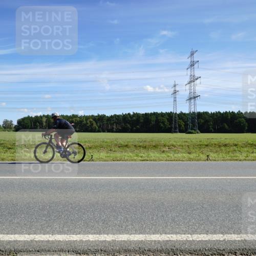 07.09.2025 - 19. Norderstedt Triathlon Michael Burmester http://msf.ph/oto/8857370 07.09.2025 12:57:11 Radfahren 197, 266, 315 meine-sportfotos.de