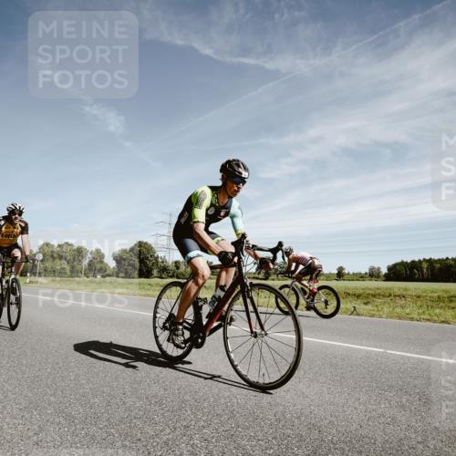 07.09.2025 - 19. Norderstedt Triathlon Michael Burmester http://msf.ph/oto/8857371 07.09.2025 12:24:12 Radfahren 261, 756, 798 meine-sportfotos.de