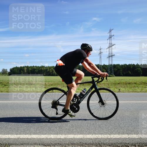 07.09.2025 - 19. Norderstedt Triathlon Michael Burmester http://msf.ph/oto/8857374 07.09.2025 12:57:15 Radfahren 706 meine-sportfotos.de