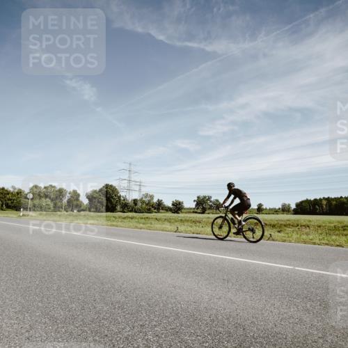 07.09.2025 - 19. Norderstedt Triathlon Michael Burmester http://msf.ph/oto/8857406 07.09.2025 12:24:22 Radfahren 249, 802, 1350 meine-sportfotos.de
