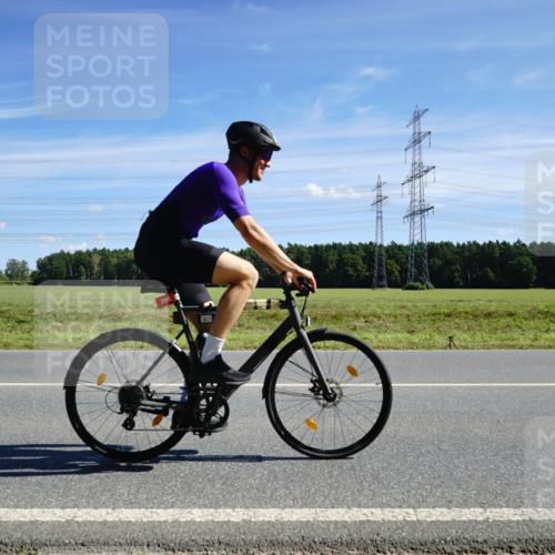 07.09.2025 - 19. Norderstedt Triathlon Michael Burmester http://msf.ph/oto/8857407 07.09.2025 12:57:33 Radfahren 298, 328, 1352 meine-sportfotos.de