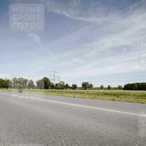 07.09.2025 - 19. Norderstedt Triathlon Michael Burmester http://msf.ph/oto/8857413 07.09.2025 12:24:24 Radfahren 802, 1350 meine-sportfotos.de