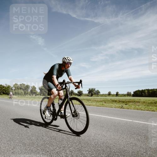 07.09.2025 - 19. Norderstedt Triathlon Michael Burmester http://msf.ph/oto/8857437 07.09.2025 12:24:34 Radfahren 818, 1297 meine-sportfotos.de