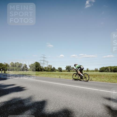 07.09.2025 - 19. Norderstedt Triathlon Michael Burmester http://msf.ph/oto/8857460 07.09.2025 15:31:35 Radfahren 937, 951, 1511 meine-sportfotos.de