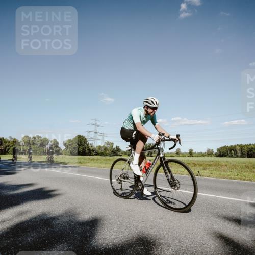 07.09.2025 - 19. Norderstedt Triathlon Michael Burmester http://msf.ph/oto/8857484 07.09.2025 15:31:43 Radfahren 917, 944, 953, 1411, 1537 meine-sportfotos.de
