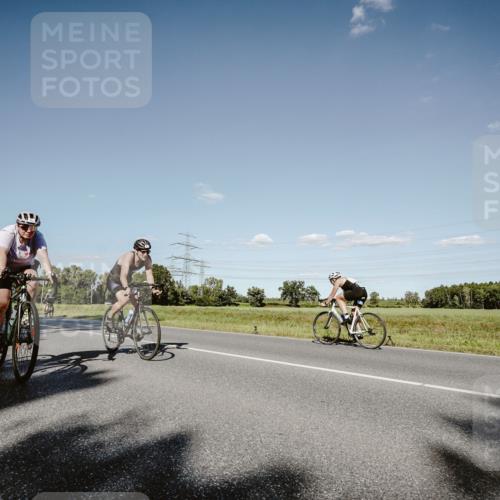 07.09.2025 - 19. Norderstedt Triathlon Michael Burmester http://msf.ph/oto/8857488 07.09.2025 15:31:44 Radfahren 917, 944, 953, 1411 meine-sportfotos.de