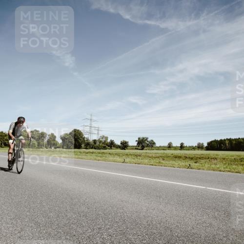 07.09.2025 - 19. Norderstedt Triathlon Michael Burmester http://msf.ph/oto/8857525 07.09.2025 12:25:26 Radfahren 898 meine-sportfotos.de