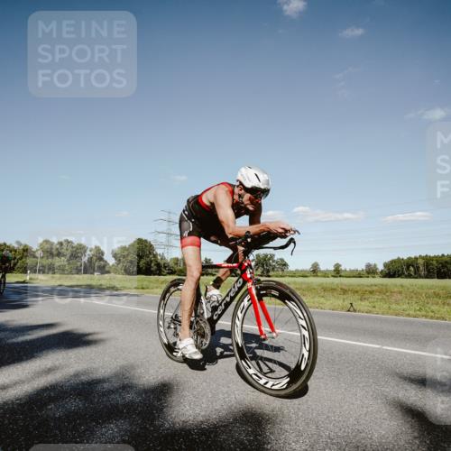 07.09.2025 - 19. Norderstedt Triathlon Michael Burmester http://msf.ph/oto/8857533 07.09.2025 15:32:24 Radfahren 401, 415, 1492, 1495 meine-sportfotos.de