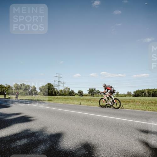 07.09.2025 - 19. Norderstedt Triathlon Michael Burmester http://msf.ph/oto/8857571 07.09.2025 15:32:39 Radfahren 477, 873 meine-sportfotos.de