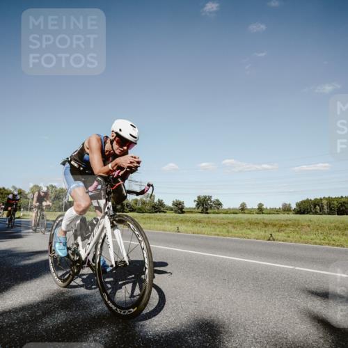 07.09.2025 - 19. Norderstedt Triathlon Michael Burmester http://msf.ph/oto/8857578 07.09.2025 15:32:42 Radfahren 477, 873, 936, 949, 1410 meine-sportfotos.de