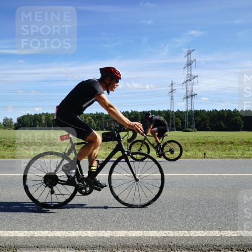 07.09.2025 - 19. Norderstedt Triathlon Michael Burmester http://msf.ph/oto/8857586 07.09.2025 12:59:16 Radfahren 355, 1215 meine-sportfotos.de