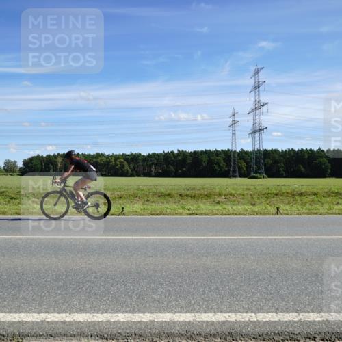 07.09.2025 - 19. Norderstedt Triathlon Michael Burmester http://msf.ph/oto/8857601 07.09.2025 12:59:20 Radfahren 355, 1215 meine-sportfotos.de