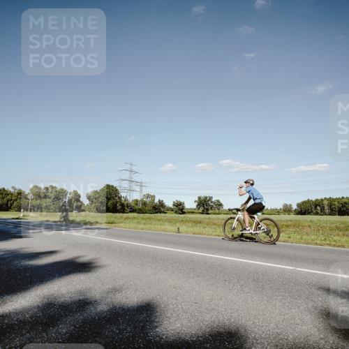 07.09.2025 - 19. Norderstedt Triathlon Michael Burmester http://msf.ph/oto/8857615 07.09.2025 15:32:57 Radfahren 377, 453 meine-sportfotos.de
